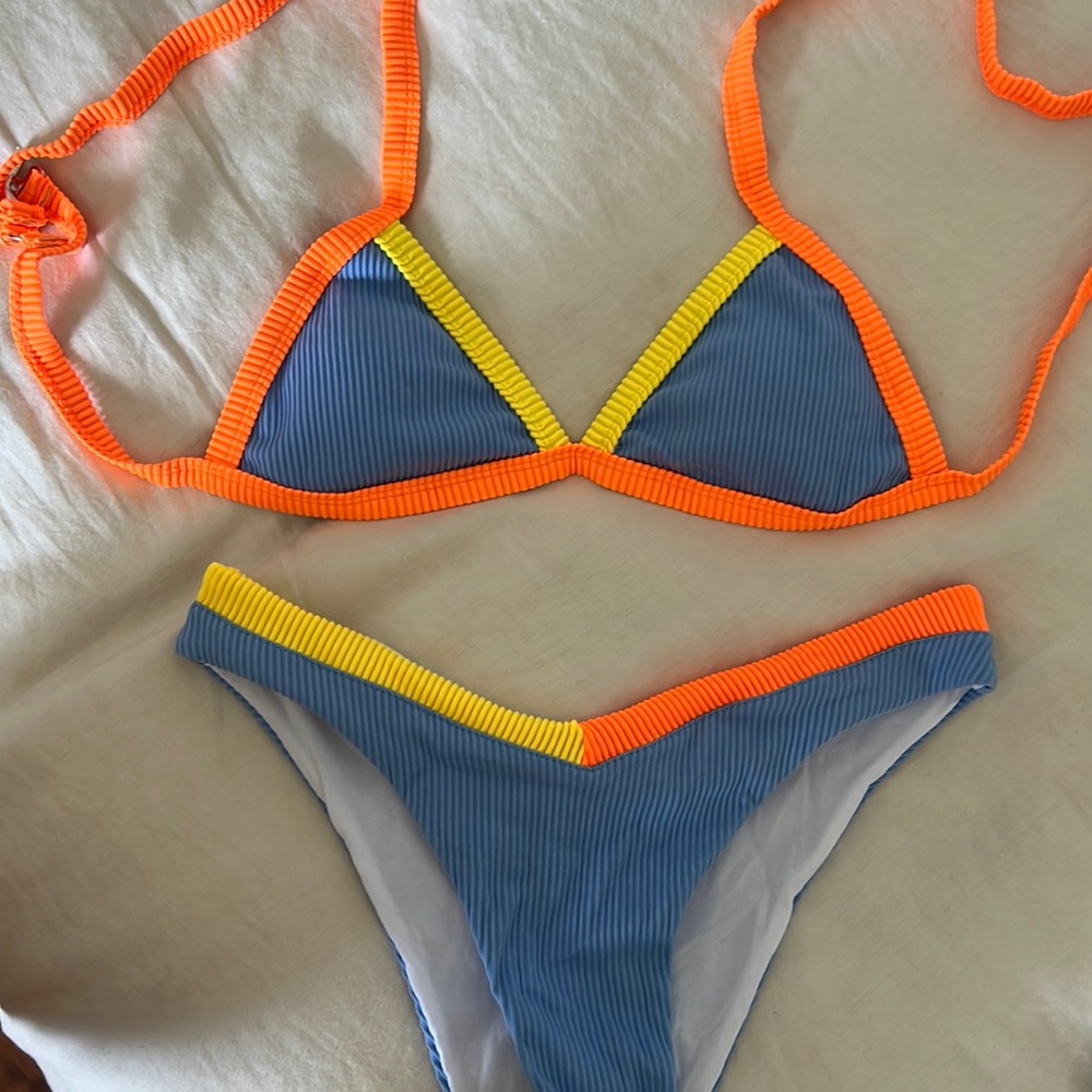 Triangle two piece bathing suit bikinj
